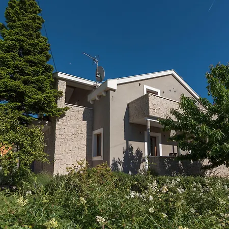 Guest house Lucica 4*