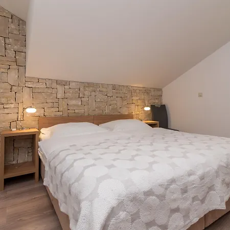 Lucica Guest house 4*