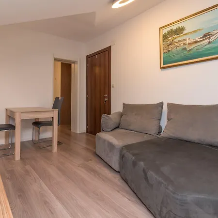 Guest house Lucica Trogir