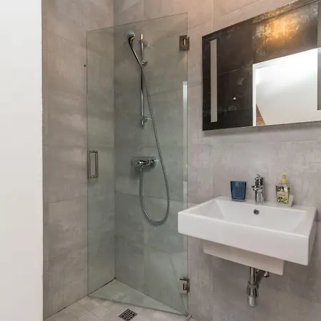 Lucica Guest house 4*