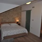 Гостьовий будинок Lucica 4*