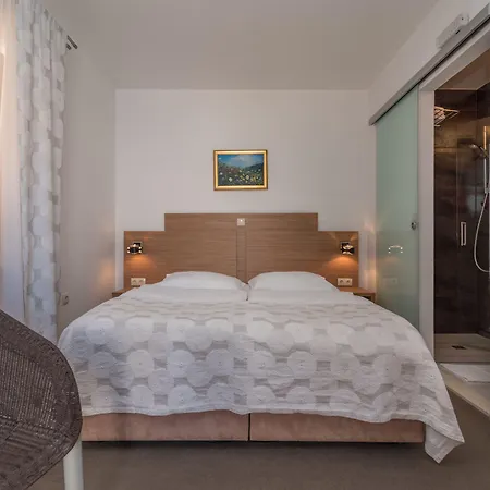 Vendégház Lucica 4*