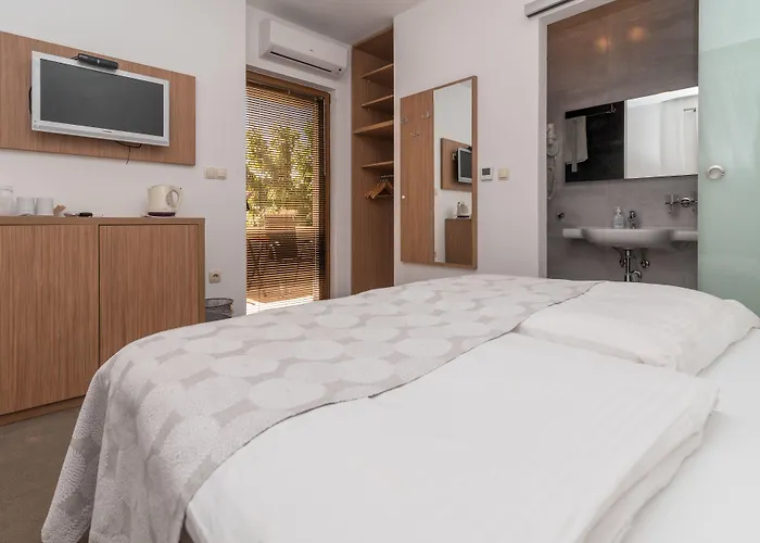 招待所 Lucica 特罗吉尔