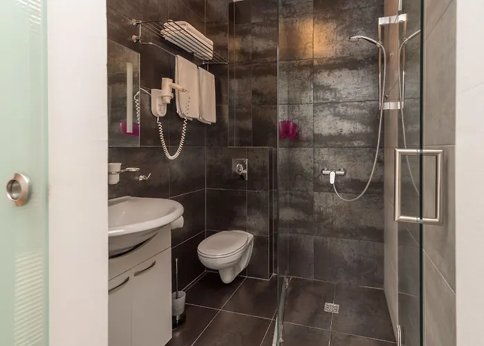 Πανσιόν Lucica