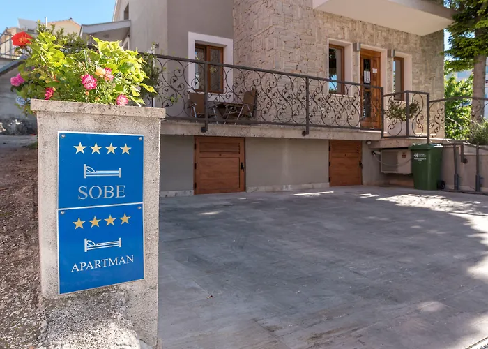 Πανσιόν Lucica