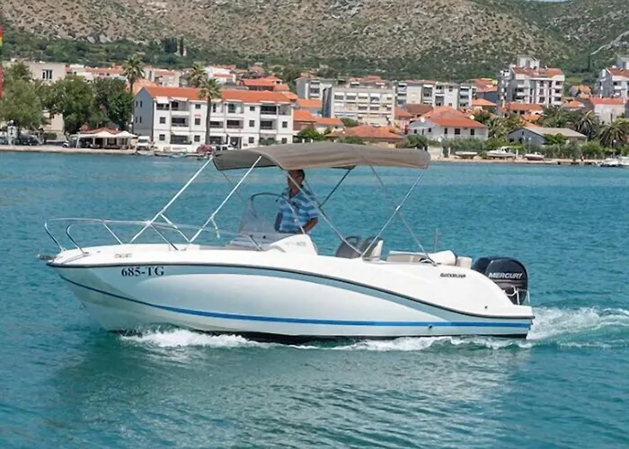 Lucica Πανσιόν